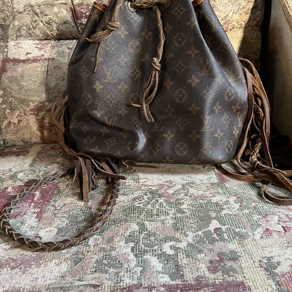 Authentic Louis Vuitton - Picture 2 of 6